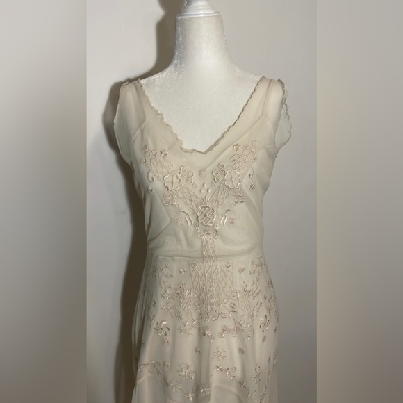 Walter Baker Ivory Dress Sheer Tulle Embroidered Lining NWT Straps Adjust Size M - Picture 3 of 10